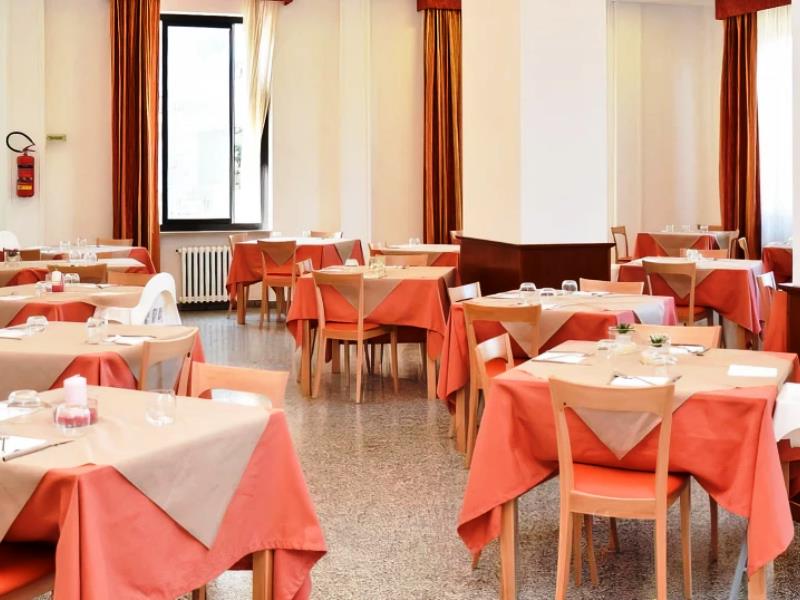 cenone di capodanno hotel incluso a montesilvano pescara