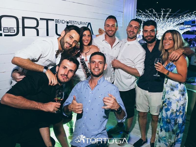 tortuga beach club ingresso gruppo di amici