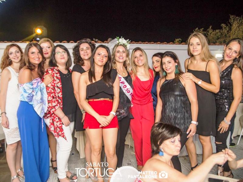 tortuga beach club sposa e amiche