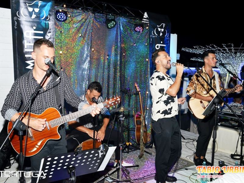 tortuga beach club scena muta live band