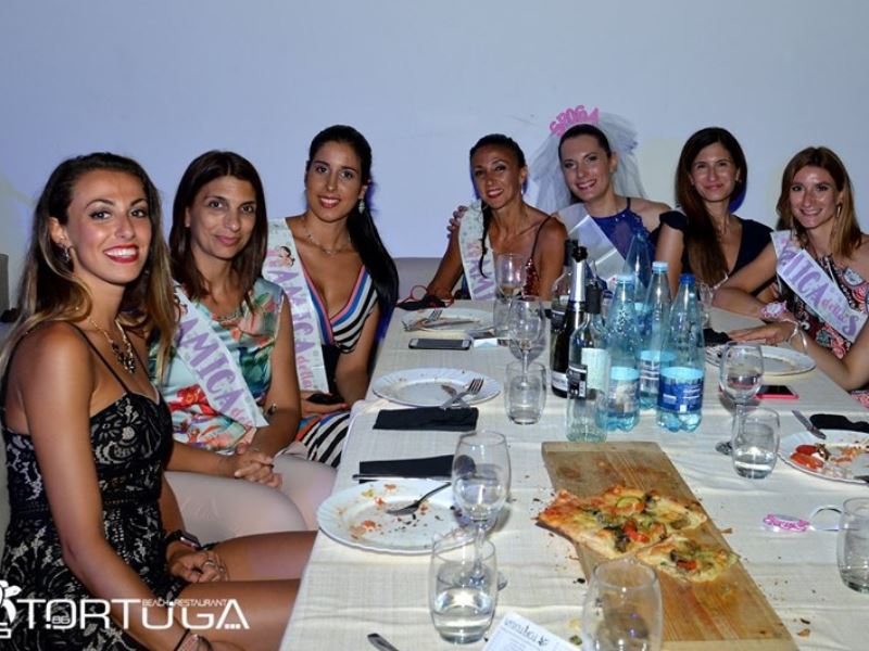 tortuga beach club cena di addio al nubilato